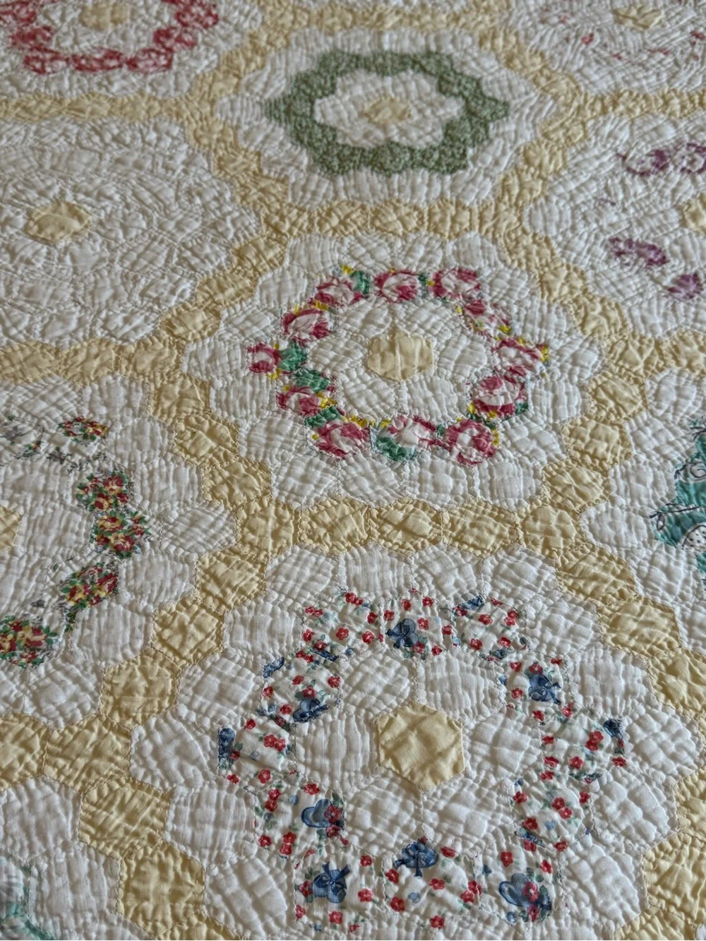 Antique 1930s Hand Stitched Grandmothers Flower Garden Quilt